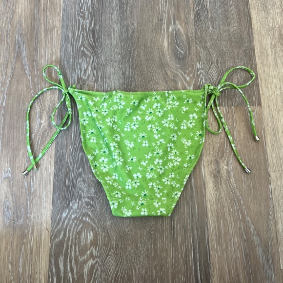 Daze Dayz Perry String Bikini Bottom Green Floral NWOT - Picture 2 of 11